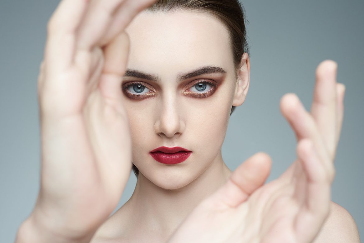 YSL-Beauty-Fall-Winter-2019-Look-1