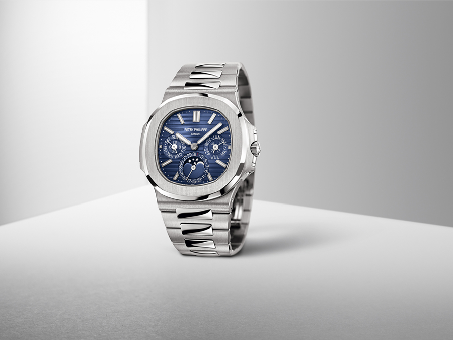 Patek Philippe_Nautilus perpetual calendar